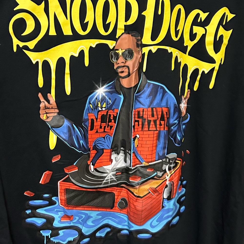 Black Graphic Tee with Snoop Dogg Design